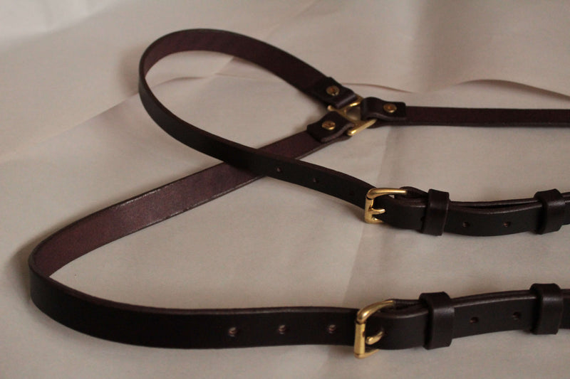 Sadelmager dark brown Leather Fjord suspenders laid out
