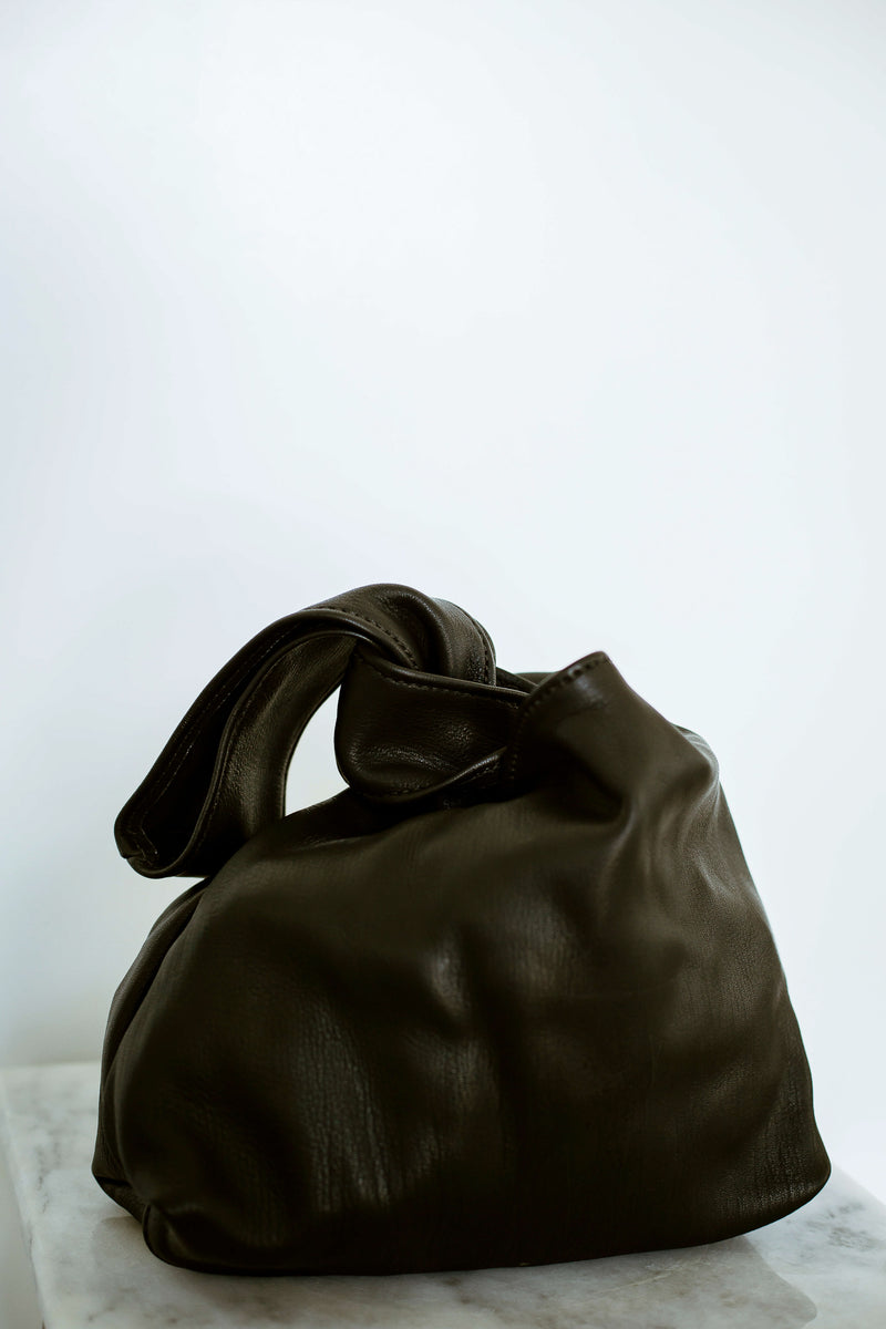 minimalistic leather bag made in canada black