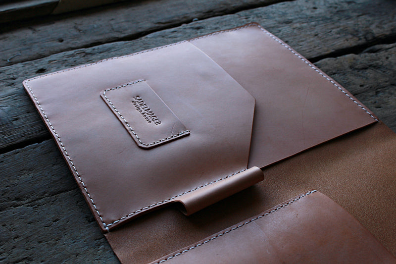 opened shire dossier notepad case in russet laid down