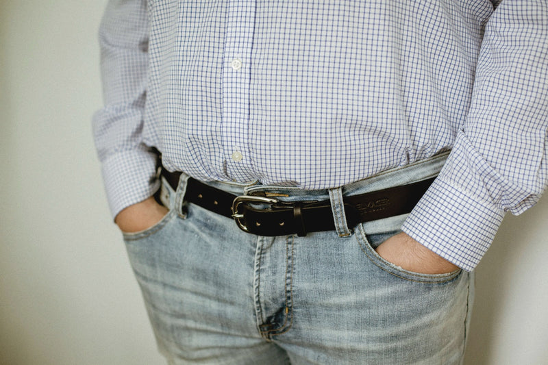 closeup of model leather morgan belt 1-1/4"in black with stainless steel buckle 
